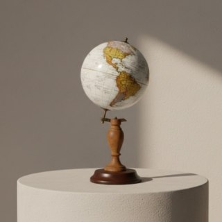 Elegancki Globus ozdobny na drewnianej podstawie - World GLB-0096B