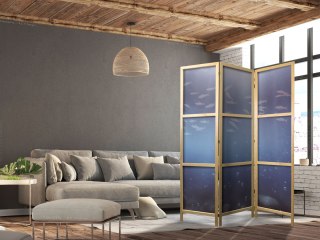 Parawan japoński - Ławica małych rybek - Rozświetlona oceaniczna toń w barwach granatu. fioletu i szarości z ławicą drobnych ryb