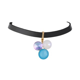 Skórzany, czarny choker z z zawieszką zdobioną trzema kryształami o średnicy 14mm i 16 mm (C25/JES/211/1AU)