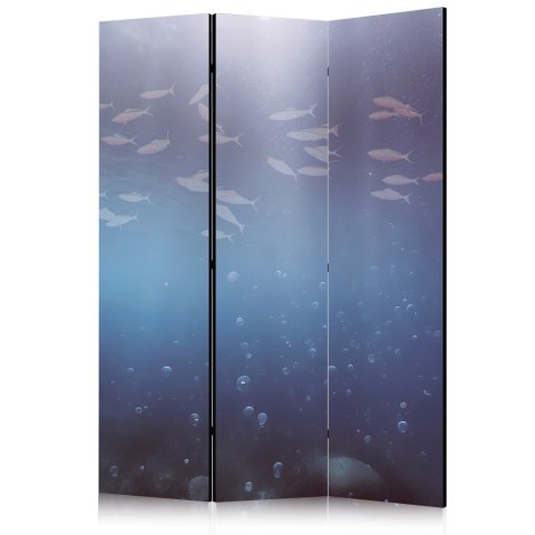 Parawan - Ławica małych rybek - Rozświetlona oceaniczna toń w barwach granatu fioletu i szarości z ławicą drobnych rybek 135x172