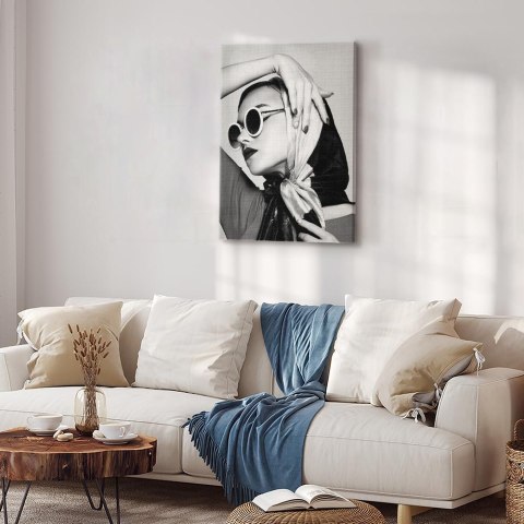 Obraz - Szykowna dama (1-częściowy) pionowy 20x30 Na płótnie włoskim