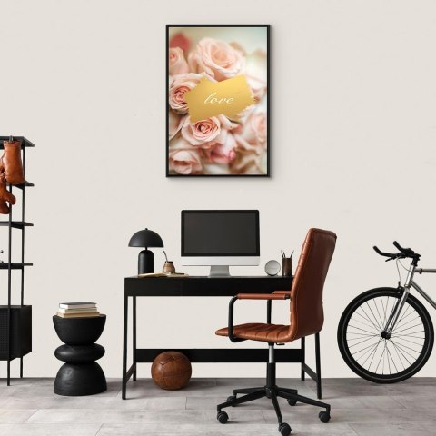 Obraz - Jedno uczucie (1-częściowy) pionowy 60x90 W ramie drewnianej czarnej
