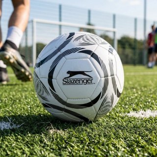 Slazenger - Piłka nożna treningowa 32 panele r. 5 (biały / czarny)