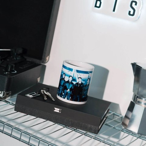 BTS - Kubek ceramiczny w pudełku prezentowym 350 ml (Biały)