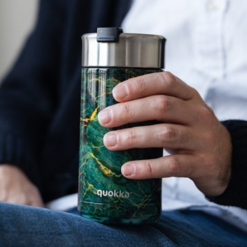 Quokka Boost Coffee Tumbler - Kubek termiczny ze stali nierdzewnej z zaparzaczem 400 ml (Greenstone)